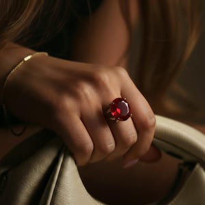 ゴールドルビーリング・イエローゴールドヴェルメイユリング・女性用レッドジェムストーンリング・ハンドメイドステートメントジュエリー・誕生日ギフトリング