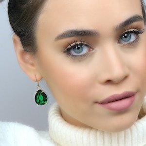 Stunning Emerald Earrings · Pear Shape Dangle Earrings · 18k Gold Gemstone Earrings · Teardrop Earrings · May Birthstone Earrings