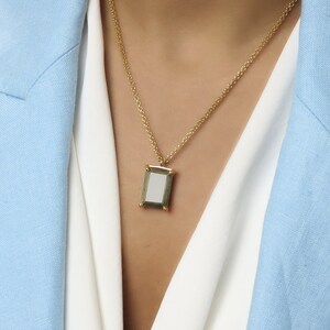 Lange Halskette für Frauen · Eisen Pyrit Halskette · Rechteck geschnittene Edelstein Halskette Rohedelstein Anhänger · Smaragd geschnitten graue Pyrit Halskette