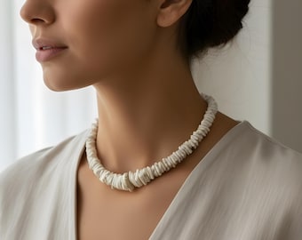 Collar de cuentas de coral blanco · Joyería llamativa con piedras preciosas naturales · Collar de cuentas semipreciosas para mujer · Gargantilla llamativa hecha a mano