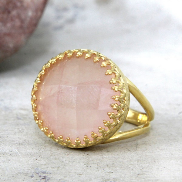 Rose quartz ring · gold ring · pink quartz ring · love stone ring · i love you ring · gemstone ring · rose ring