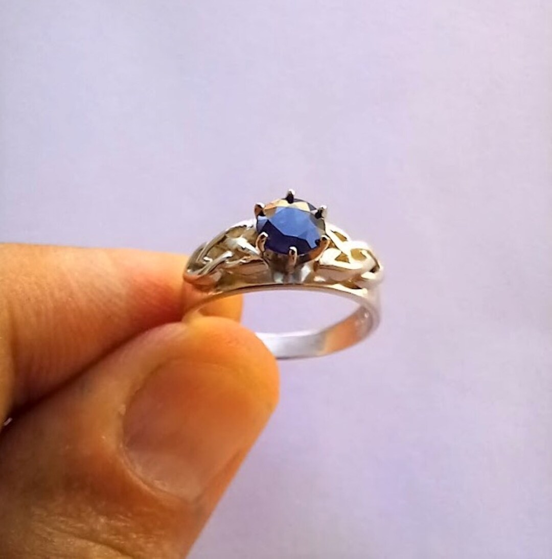 Celtic Engagement Ring Women, Blue Sapphire Celtic Solitaire Ring