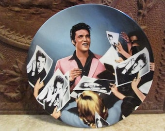 vintage 'Elvis Presley', 'Looking at a Legend' assiette collector en porcelaine par Delphi!