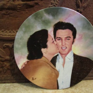 Vintage 'Elvis Presley', 'Looking at a Legend' porcelain collector plate by Delphi!
