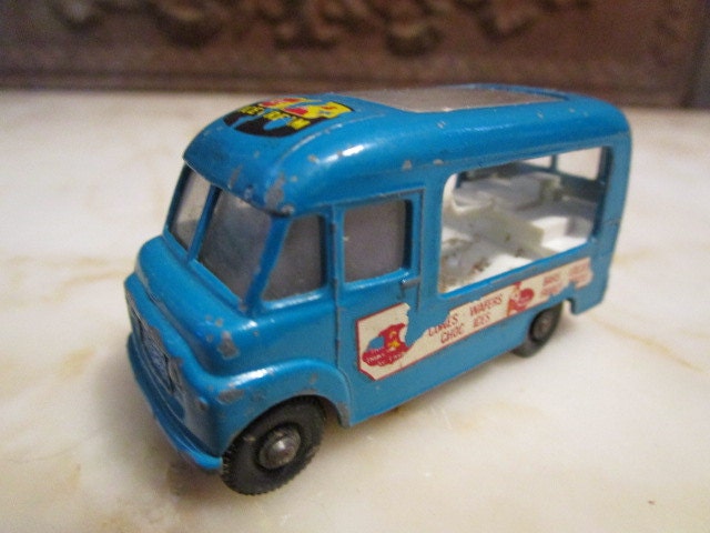 Matchbox Regular Wheel 47B Blue Commer Ice Cream Canteen BPW 1963