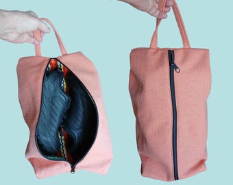 Multi-Use Expandable Shoe Bag – Cotton Lined, Travel Friendly, Fits Sneakers or Wine Bottle