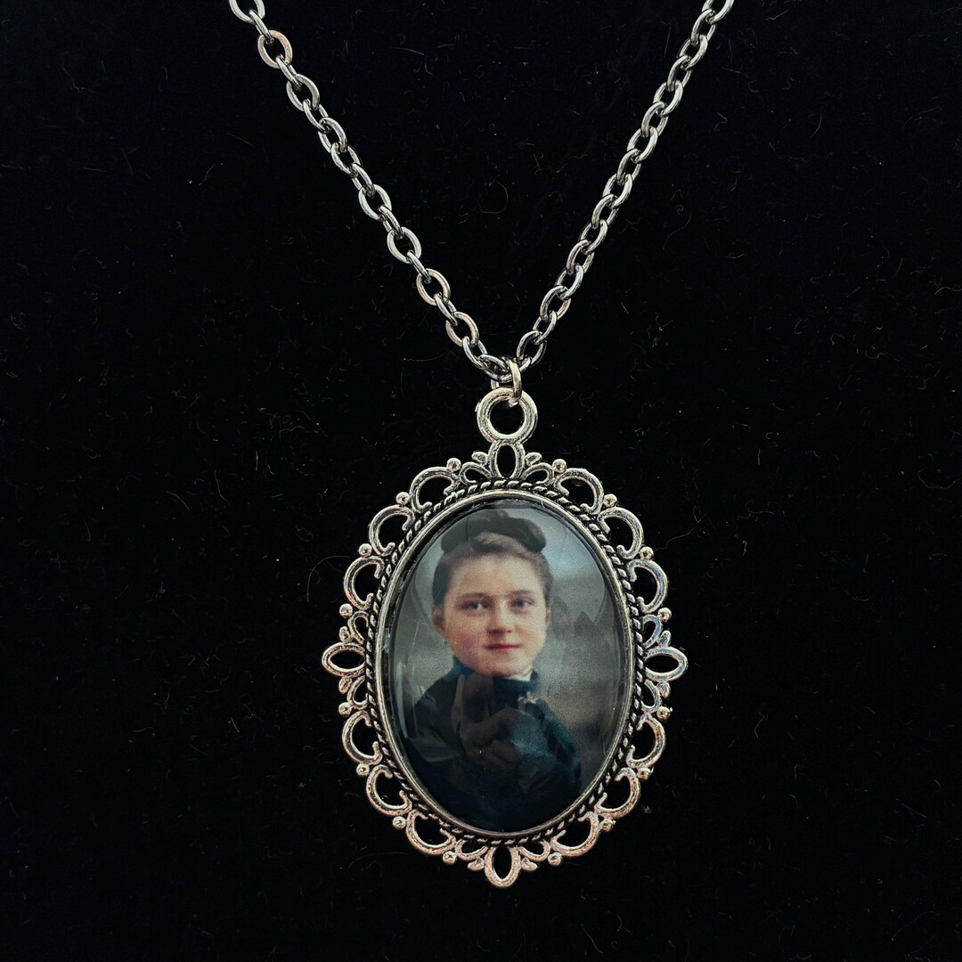 St. Therese of Lisieux Necklace – Silver Finish, With Chain - Etsy