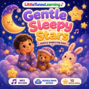 Può includere: Una grafica digitale per LittleTunesLearning Gentle Sleepy Stars con un bambino in pigiama viola con stelle, un orsacchiotto e un coniglietto seduti su nuvole viola. La scena include una luna crescente, stelle e il testo MP3 included.