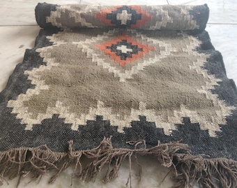 Handwoven Wool Jute Kilim Rug: Traditional Indian Dhurrie 8x10
