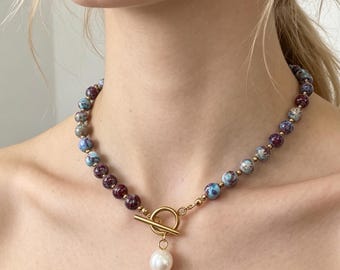 Collier ras du cou artisanal en jaspe impérial marin, collier de cristal anti-stress avec fermoir en perle, cadeau d'anniversaire pour femme.