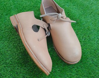 Authentic Renaissance Leather Shoes – 16th-17th Century Reenactment Footwear