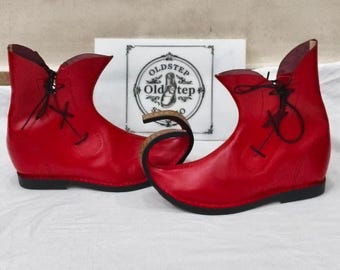 Curved-Toe Medieval Poulaines Boots – Handmade Leather Renaissance LARP & Costume Footwear