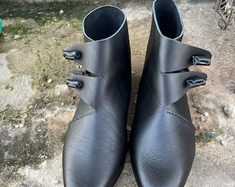Handmade 14th Century Medieval Leather Boots – Historical Reenactment Footwear