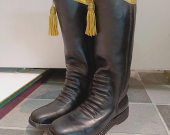 Handcrafted 19th Century Hessian Boots – Custom Leather Riding Boots with Embroidered Lace