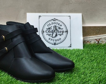 Handcrafted Medieval Leather Ankle Boots – Authentic 14th Century Renaissance LARP & Reenactment Footwear
