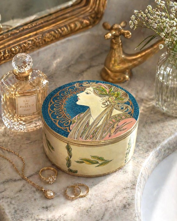 Vintage decorative Art Nouveau decorated pressed wood jewelry box, lift off lid