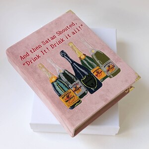 Pochette cartable brodée Buvez tout !