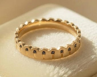 Minimalist Gold Band-Ring with Black Stones, Dainty Stacking Jewelry, Gift for Her, Modern Ring