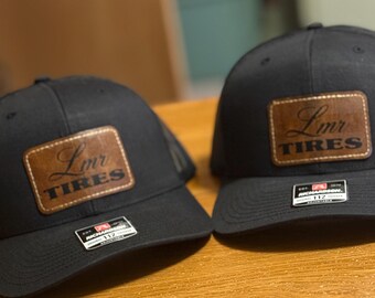 Snapback Cap mit Aufnäher: Personalisiertes Design