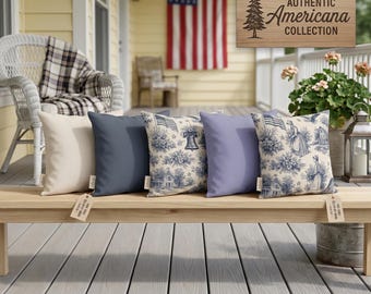 Set di 5 cuscini Americana, decorazione in stile rustico con stampa toile de Jouy blu, set di cuscini decorativi patriottici vintage, arredamento rustico per la casa in stile coloniale.
