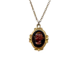 Vintage Faux Amber Oval Gold Tone Cameo Pendant Necklace 20"