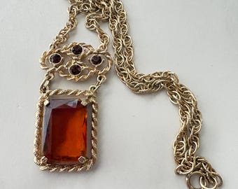 Colar vintage Sarah Coventry Wild Honey em âmbar simulado facetado com detalhes em tom dourado