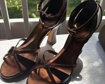 Anyi Lu Elegant Bronze Strappy Heels Dressy Shoes Size 39, US 8/8.5
