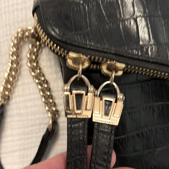 Henri Bendel Black Leather Croc-embossed Wristlet Bag Purse  display picture 3