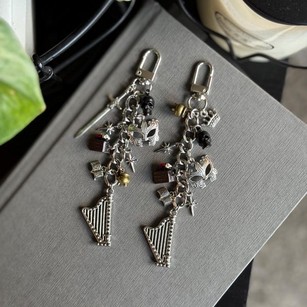 The Nesta ACOTAR Inspired Charm Chain - Bookish Charm Accessories | Kindle