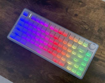 Doorschijnend, aan de zijkant bedrukt tri-mode rgb hot-swappable mechanisch gamingtoetsenbord