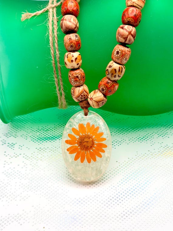 Selenite Pendant Beaded Flower Jewelry Featuring Daisy Design