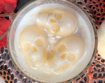 Melting Souls Candle – Gothic Skull Candle, Halloween Decor, Spooky Soy Wax Candle, Corpse Bride Inspired, Creepy Home Decor, Haunted Candle