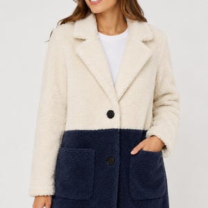 French Connection Colorblock Teddy Coat Women’s Size M NWT Off White Navy Blue Sherpa Button Front Jacket