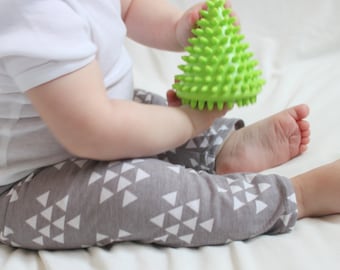 SALE Grey, Gray, White, Triangle, Aztec Unisex, Baby Girl, Baby Boy Knit Leggings Pants