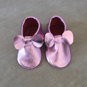 Leather Moccasins // Pink Sparkly, Metallic, Metal, Rose, Light Pink // Genuine Leather // Real Leather // Moccs, Shoes