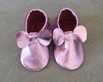 Pink Metallic Leather Baby Moccasins, Sparkly Bow