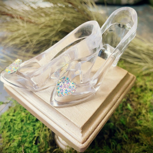 Cinderella Glass Slipper Favor, Princess Party Shoe, Cake Topper, Acrylic, Iridescent Heart Jewel , Your choice, Single or Pair of Shoes