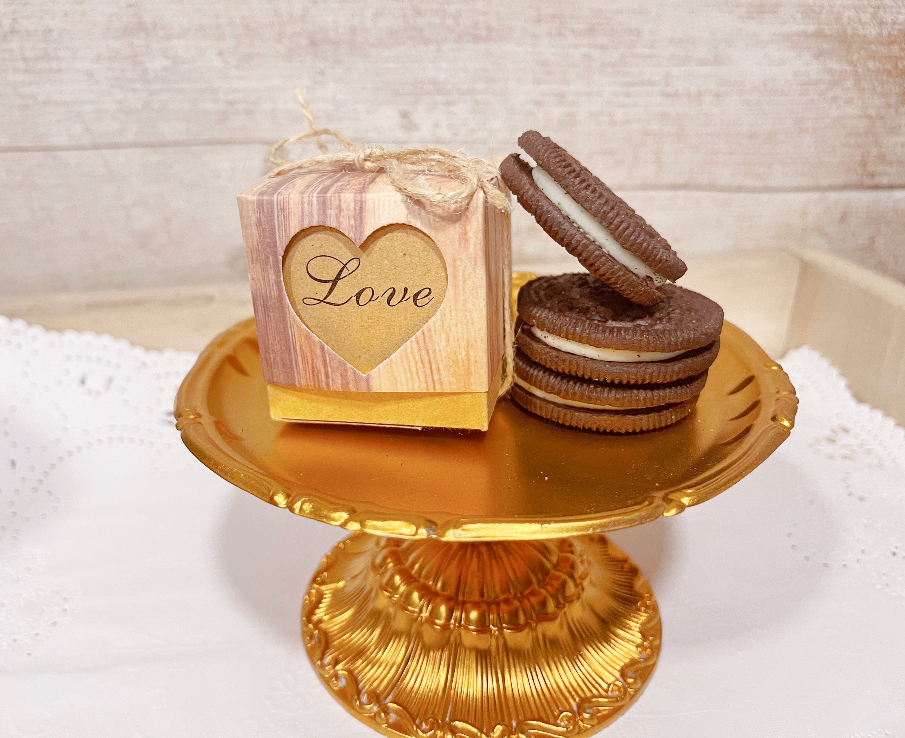 Woodgrain Favor Boxes with Heart Photo Frame
