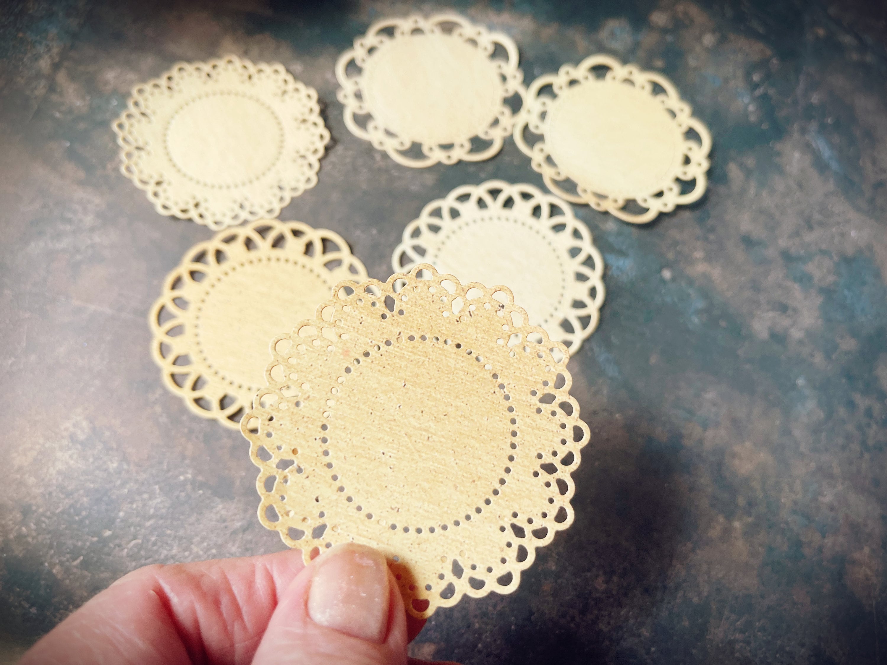 WALNUT Stained Paper Doilies 4, 6,8,10, 12, 14 Vintage Wedding Round Doilies  Wedding Invitations Hand Dyed Doilies Wholesale 