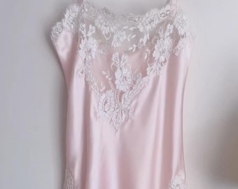 Vestido de cetim rosa blush vintage de luxo | Lingerie para noivas | Camisola para boudoir | Coquete romântica