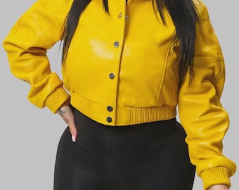 Giacca da college in pelle gialla da donna