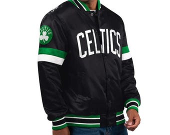 Giacca bomber nera in raso con bottoni automatici per la partita casalinga dei Boston Celtics