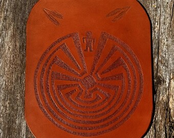 Labirinto per le dita in pelle fatto a mano: strumento di meditazione sensoriale (8,5 x 11 pollici)