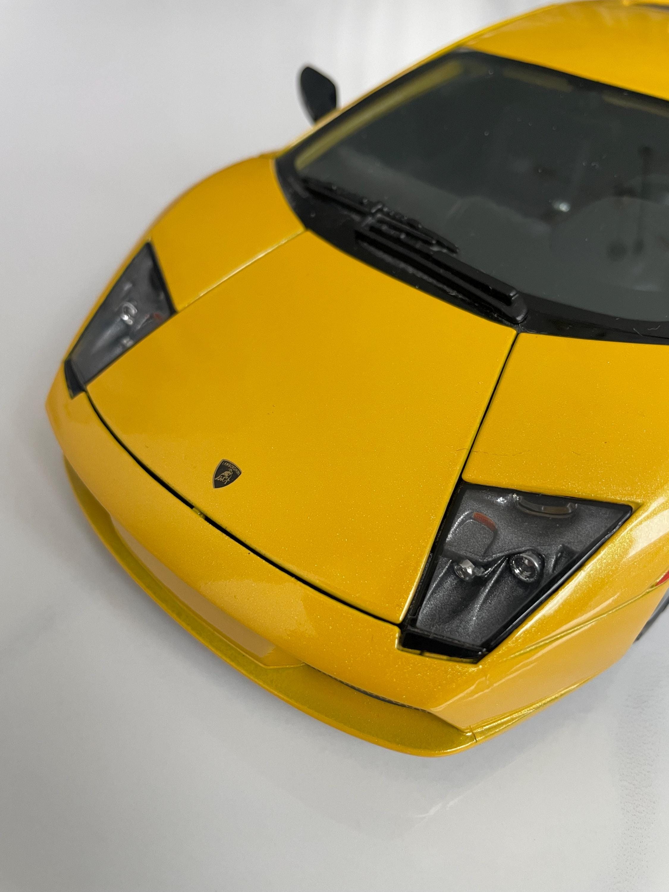 Maisto 1:18 Lamborghini Murciélago Yellow Diecast Car Model – 1st Maisto 1:18 Lamborghini Murciélago Yellow Diecast Car Model – 1st
