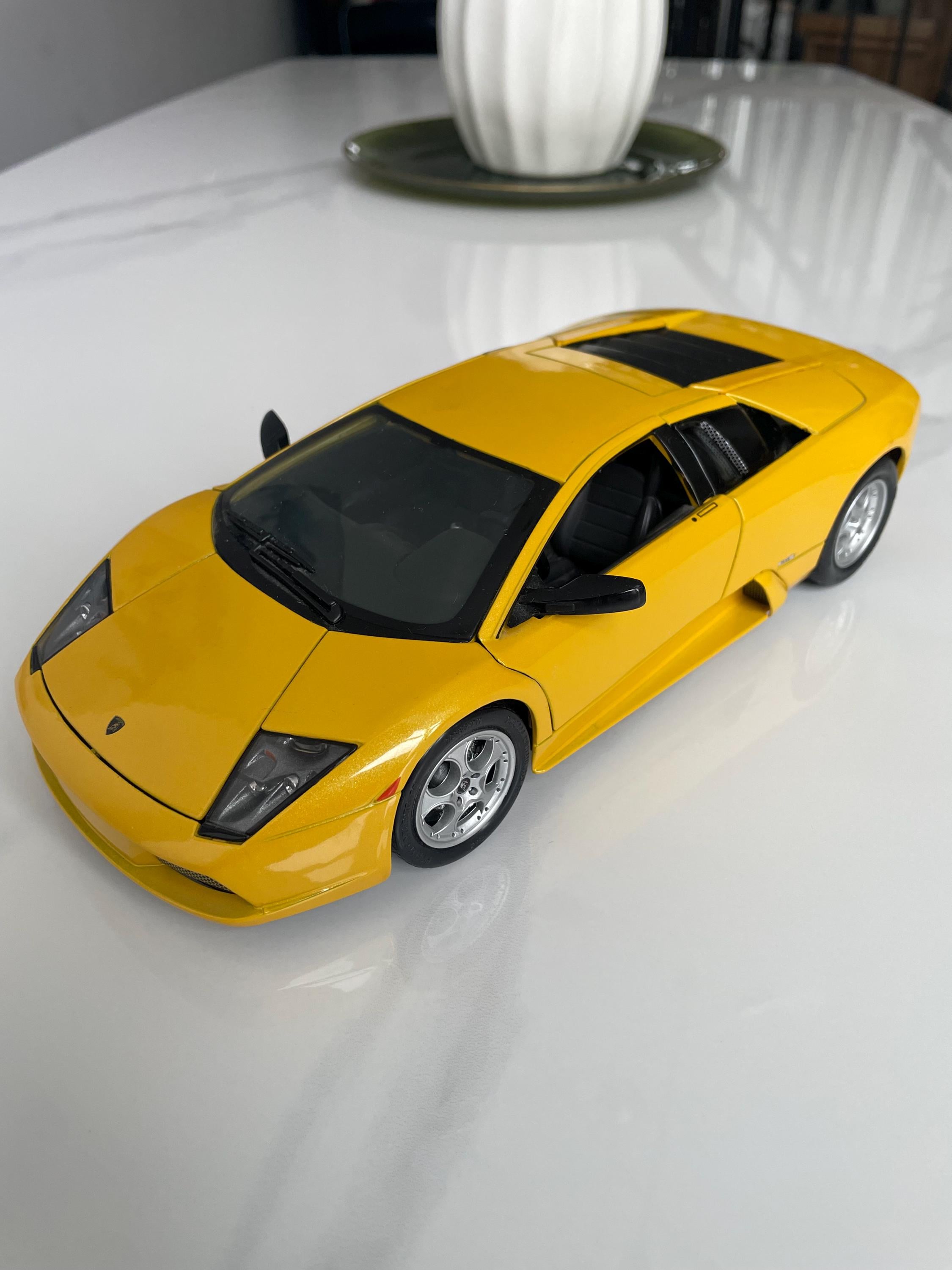 Maisto 1:18 Lamborghini Murciélago Yellow Diecast Car Model – 1st