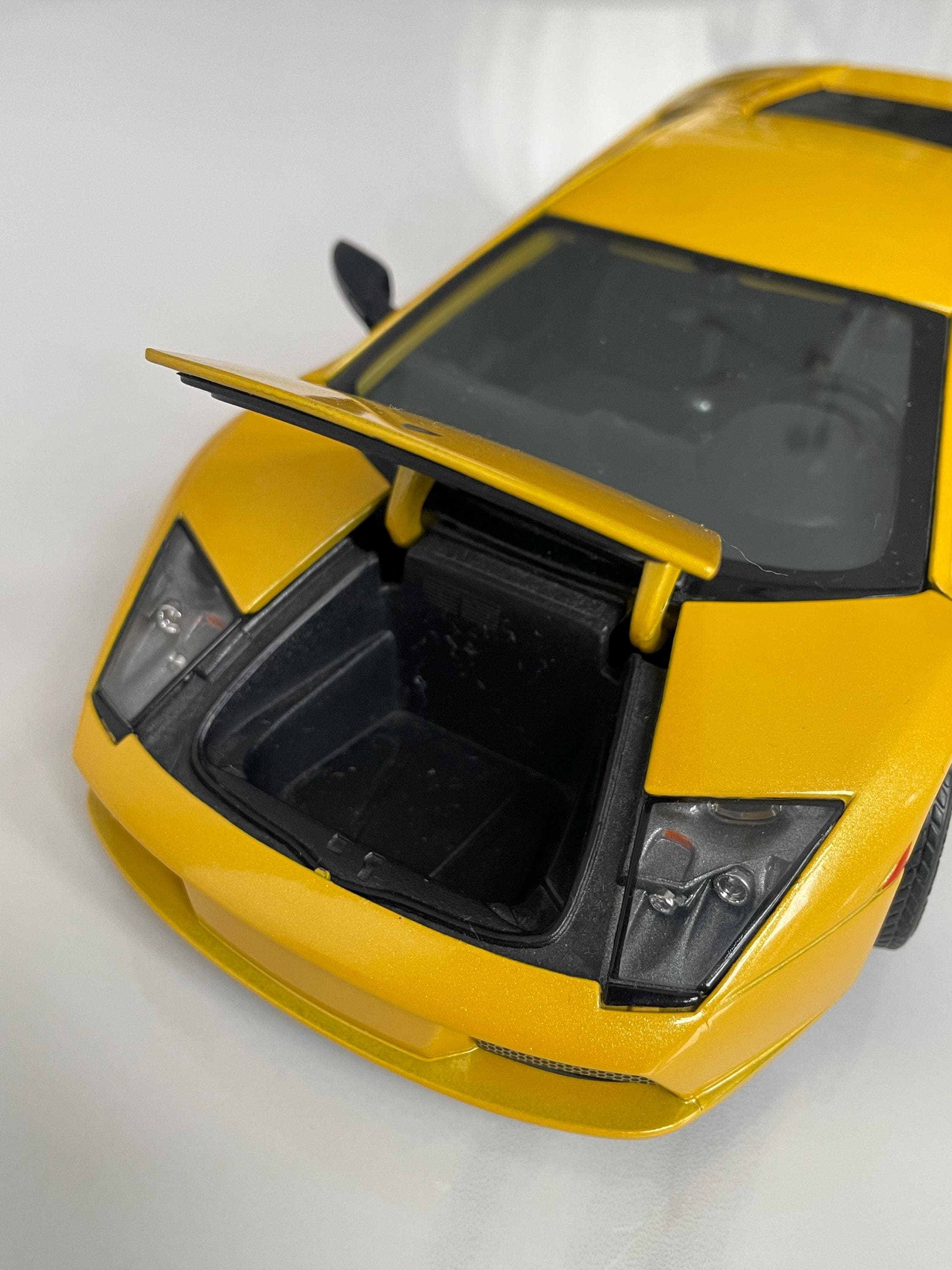 Maisto 1:18 Lamborghini Murciélago Yellow Diecast Car Model – 1st