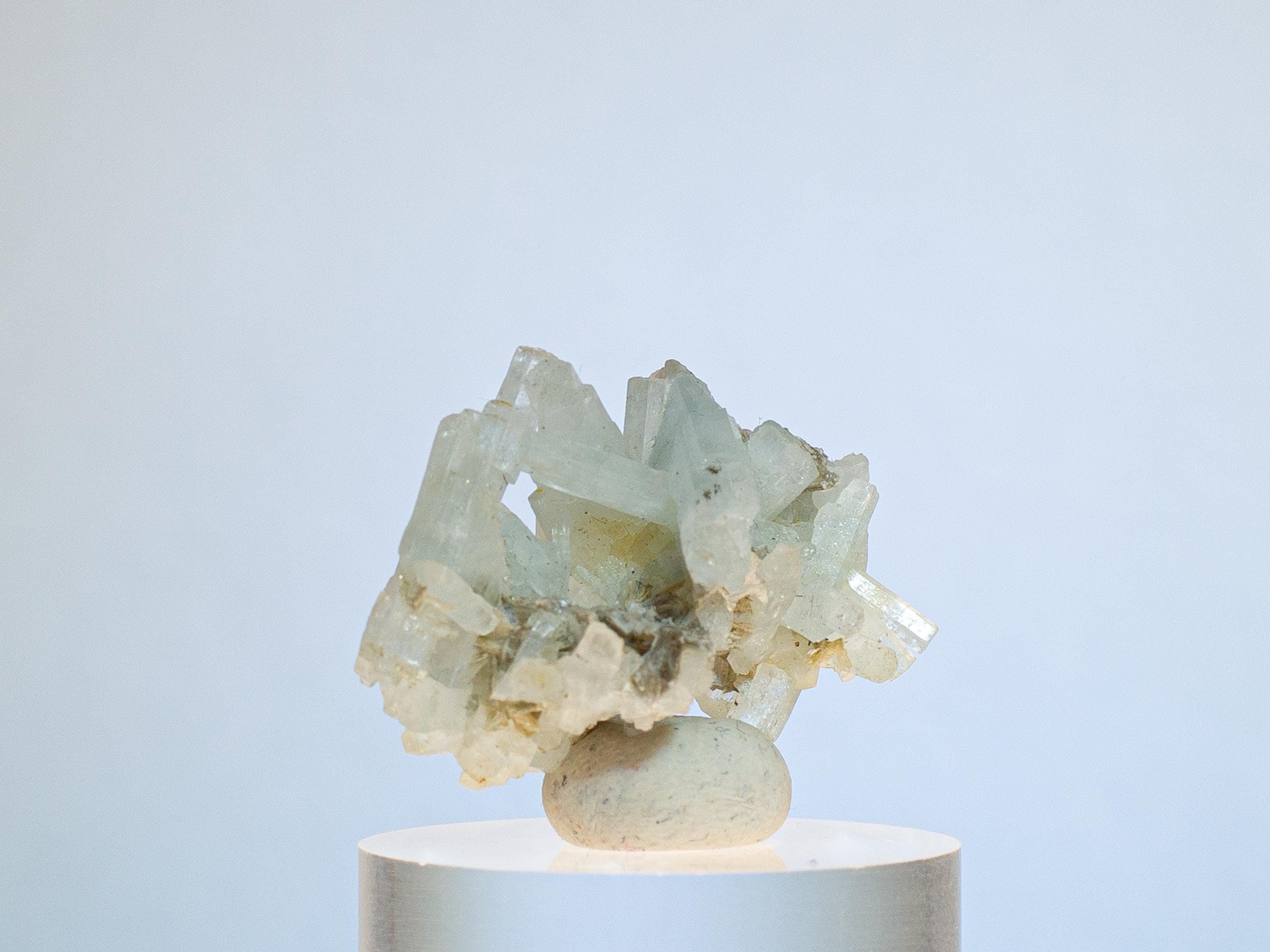 アクアマリン原石 | 原石の水晶クラスター、海をイメージしたブルーの