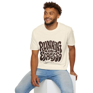 T-shirt in cotone filato ad anello / Tipografia retrò caffè, 10 colori