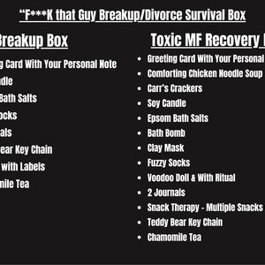 Puede incluir: Un gr&aacute;fico negro enumera los art&iacute;culos para una "Bad Breakup Box" y una "Toxic MF Recovery Box". La Bad Breakup Box incluye una tarjeta de felicitaci&oacute;n, vela de soja, sales de ba&ntilde;o, calcetines suaves, diarios, un llavero de oso de peluche, snacks y manzanilla.