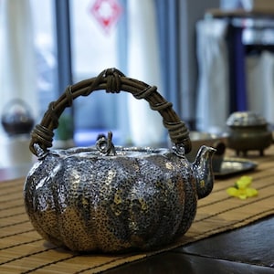 Bule Artesanal Prata 999 Pura 750ml 450gr | Estilo Japonês | Chaleira para água de ervas | Fogão Elétrico Seguro | THETASTESTYLE S0047